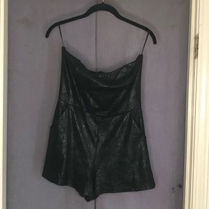 Black strapless shake skin romper